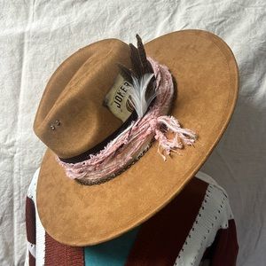 Customer hat-fedora western